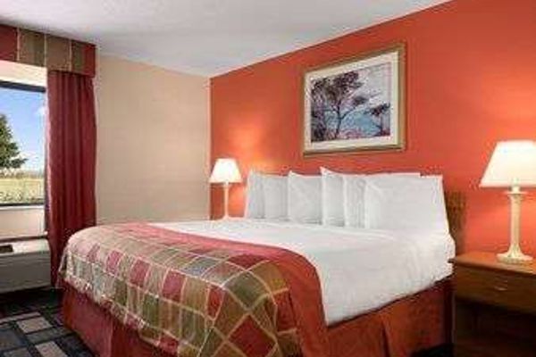 BAYMONT SUITES SPRINGFIELD (Springfield)